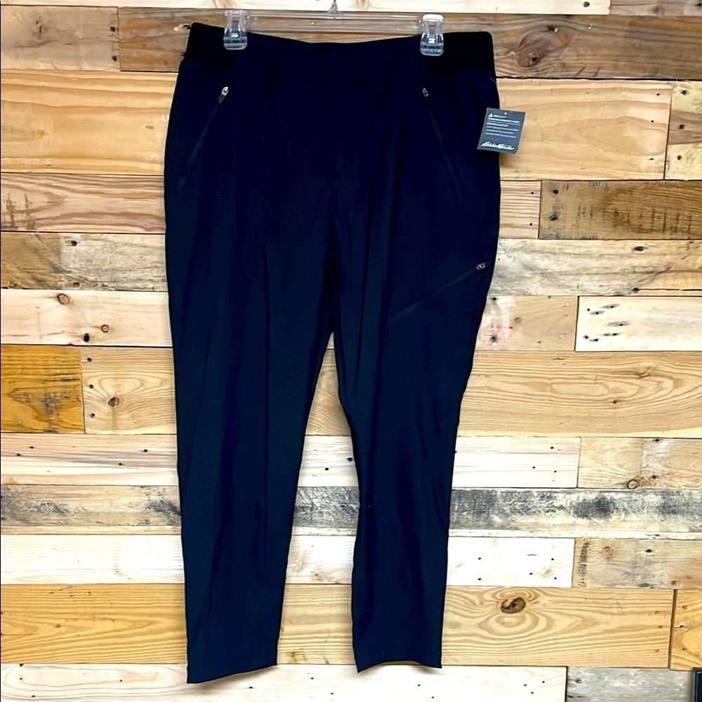 Eddie Bauer size 12 Black Straight Leg Lightweight Two Way Stretch UPF 50 Pants